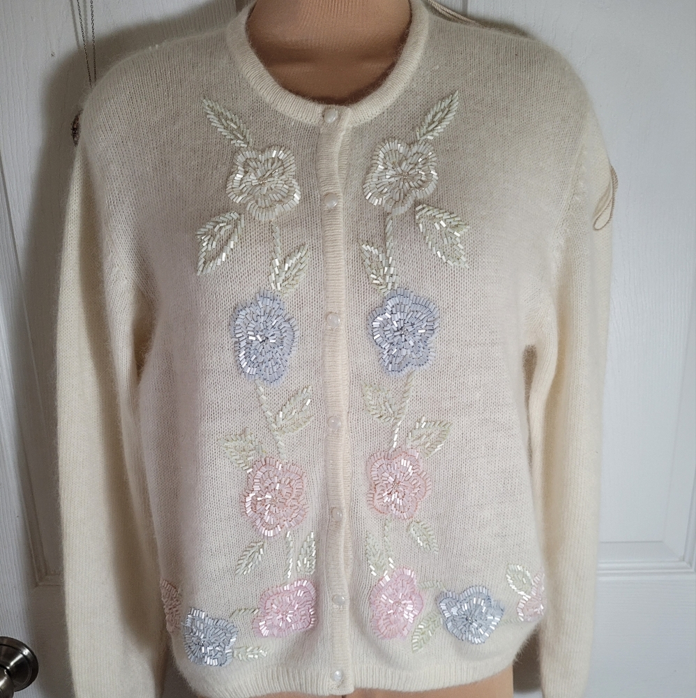 Vtg sostanza Beaded cardigan